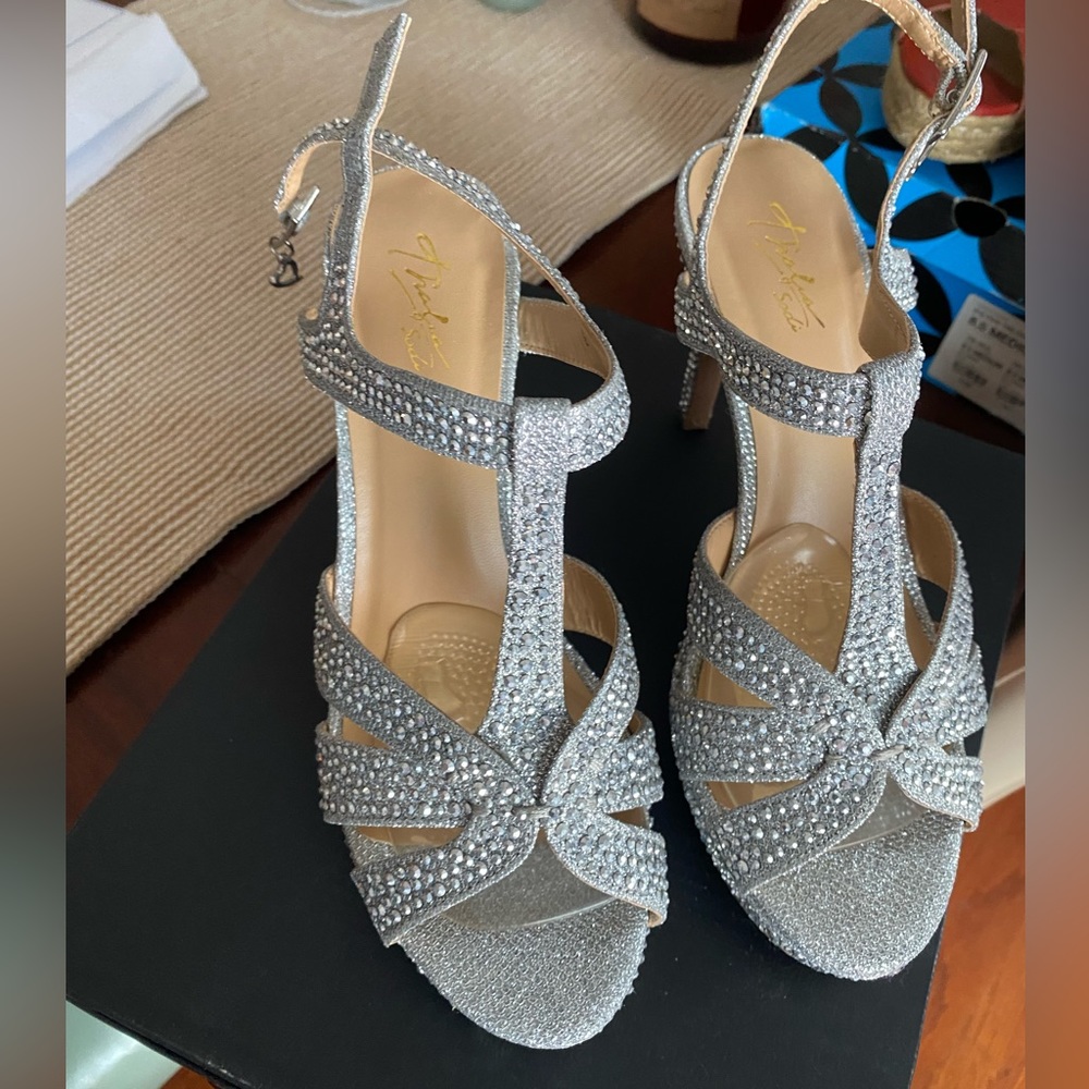 2 1/2” silver rhinestone heel for special occasions